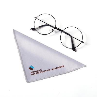 China Viable Custom Glass Lens Cleaning Cloth 2021 New Design Sunglasses Glass Monocle Fiber Micro Logo Silk Screen Accept Sample for sale