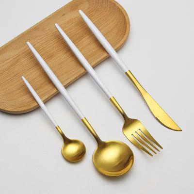 China Wholesale Hot Selling Amazon 304 Stainless Steel Cutlery Spoon Viable Elegant Design Gift Silver Dinnerware Set for sale