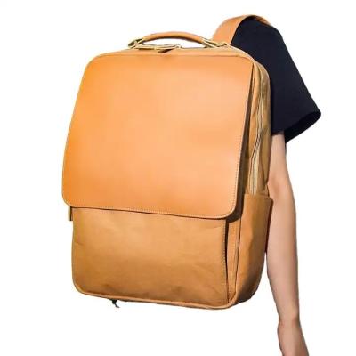 China Stellt Kraftpapier-Tasche Softback-Rucksack kundenspezifischer Mannes-Browns waschbaren mit Front Flap her zu verkaufen