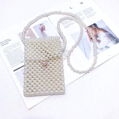 China Diagonal Protective Retro Pearl Mobile Phone Bag Fashion Beaded Mini Bag Shoulder Bag Accessories Handmade for sale