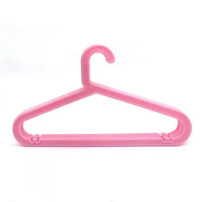 China Cheapest MOQ multifunctional low sells adult traceless hanger wide shoulder plastic hanger clothes tie hanger non-slip ventilating plastic for sale