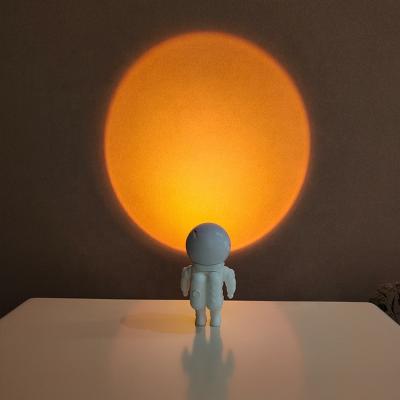 China Lighting Functions Astronaut Robot Sunset Light Sun Projection Light Atmosphere Sunset RGB Colorful Mini Astronaut Light for sale