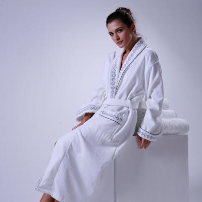 China 2020 Wholesale Hotel Beling Textile Luxury White QUICK DRY Waffle Embroidery Hotel Bathrobes for sale