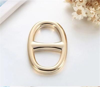 China Fashionable Multifunctional Women's Multifunctional Metal Alloy Scarf Simple Design Scarf Decorations Brooches Silk Pins Buckle for sale