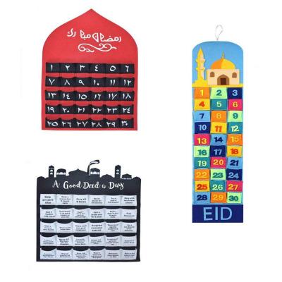 China Ramadan Calendar Eid Mubarak Wall Hanging Calendar Decoration Felt Countdown Ramadan for sale