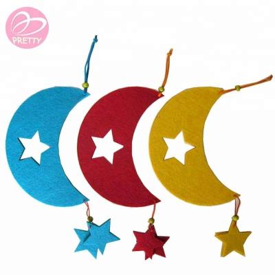 China Outdoor Christmas Decoration Christmas Decoration Supplies Felt Half Moon Hanging Decoration for sale