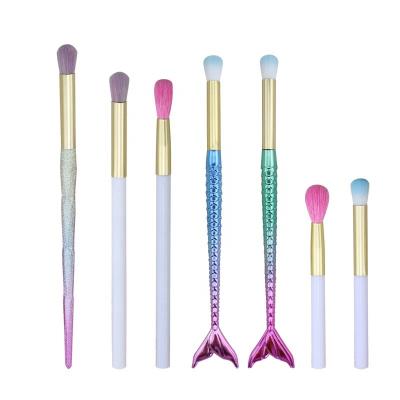 China Amazon 1pcs Rainbow Eyeshadow Brush Colorful Private Label Makeup Hair Smudge Brush Single Acceptable Brush for sale