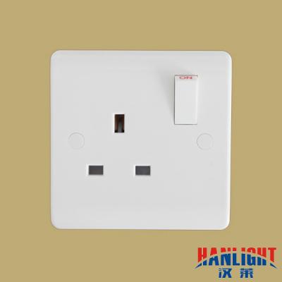 China UK Type 13A 1 Strip Single Pole / Double Pole Switched Socket 86*86mm for sale