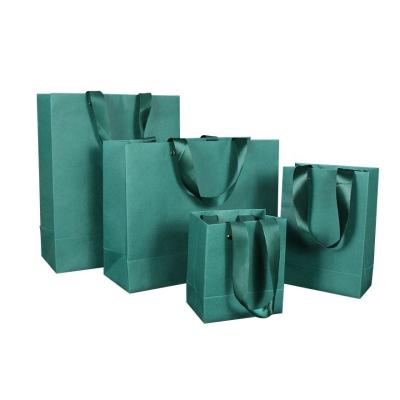 China Gift Packaging White Cardboard Paper Bag with Handle Custom Order Accepted for sale