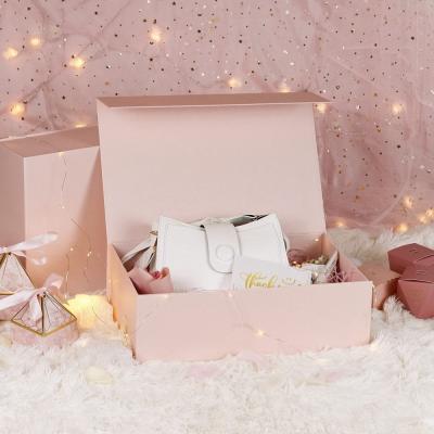 China Folding Perfume Lipstick Cosmetics Bag Gift Packaging Magnetic Foldable Paper Box For Gift for sale