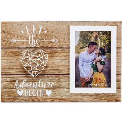 China Eco-friendly Customized Couple Romantic Love Wedding Gift Wooden Photo Frame for sale