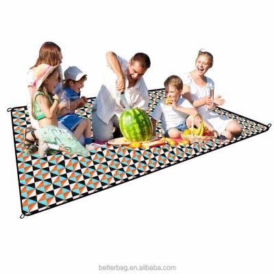 China Waterproof 600D Oxford Cloth Printing Colorful Stripes Waterproof Picnic Mat for sale