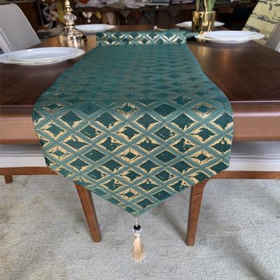 China Elegant Wedding Decoration Green Table Runner Luxury Dining Table Runner Wholesale Durable for sale