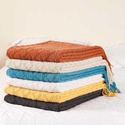 China High Quality Breathable And Soft Summer Woven Tassel Blanket Throw Folded Knitting Blended Blanket for sale