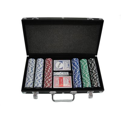 China Cheap Portable Aluminum Right Angle Corner Poker Chip Set 300pcs With Locks for sale