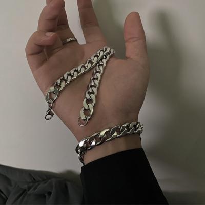 China Silver Stainless Steel Chain Link Bracelets Bangles Classic Punk Chunky Cuban Accessory Bangles For Man for sale