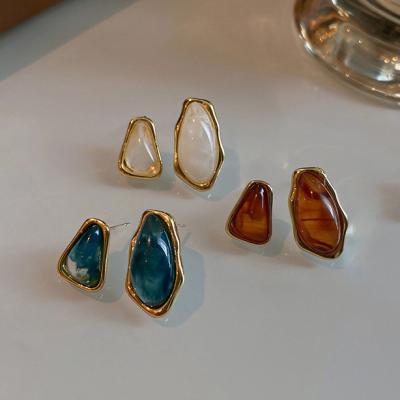 China 2021 Luxury Asymmetric Vintage Alloy Statement Earrings Gemstone Resin Earrings Trendy Korean Stud Jewelry for sale