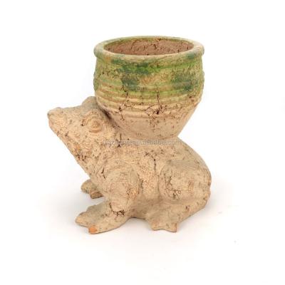 China Eco - Friendly Animal Shaped Clay Pots For Plants , Frog Planter for sale