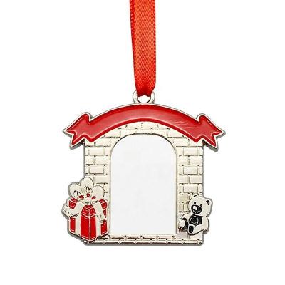 China 2021 Sublimation Heat Transfer Metal Gift BoxChristmas Ornament Blank Metal Pendant Ornament for sale