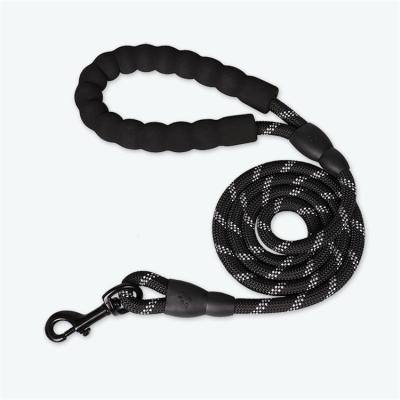 China Custom Pet Supplies New Wholesale Acrylic Bead Multicolor Bead Pet Traction Rope Dog Leashes for sale