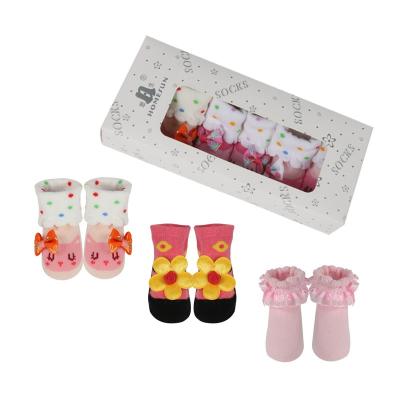 China Gift box toddler bangs a variety of boutique gift box packaging girl's happy treasure accessories exquisite cotton socks for sale