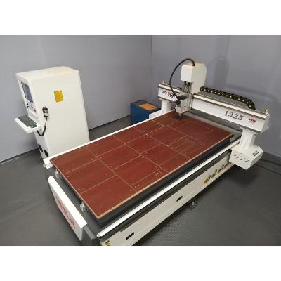 China Furniture CNC Woodworking Machine CNC Wood Carving Wood Cutting Machine for sale