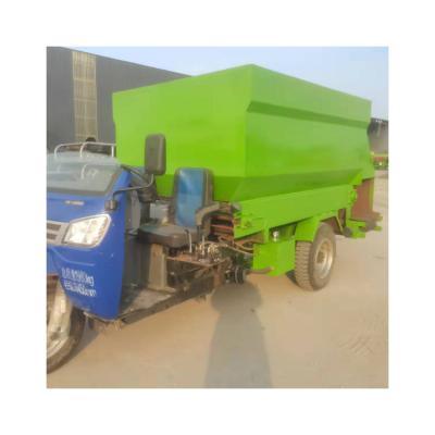 China Diesel Spreader Fertilizer Spreader Truck And Wagon Trailer for sale