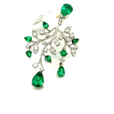 China Other Luxury White Gold Emerald With Diamond Pendant Necklace Pretty Jewelry Wedding Party Gold Pendants for sale