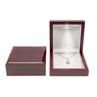 China Eco-friendly Luxury Wooden Antique Vintage Pendant Display Gift Box With Led Light Custom Necklace Jewelry Packaging Box for sale