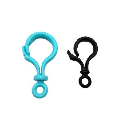 China Newest Style Handbag Plastic Hanger Hook And Clips for sale