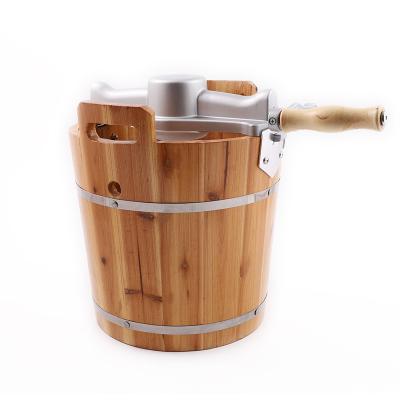 China Outdoor Durable Manual Wooden Bucket Portable High Production Household Fruit Yogurt Outdoor Frozen Ice Cream Maker 4 Quart for sale