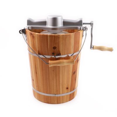 China Hotel Manual Wooden Bucket with Crank 6 Quart Portable Easy Clean Home Outdoor Frozen Fruit Yogurt Ice Cream Maker for sale