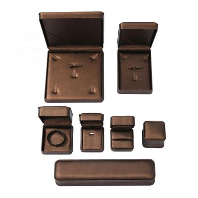 China Factory direct sales fashion jewelry box custom made luxury PU leather plastic jewelry box frame for sale