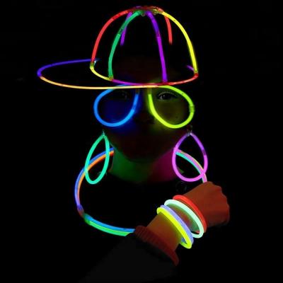 Chine Party Favor Glow Stick Bracelets Assorted Colors for Halloween Decoration Excitement à vendre