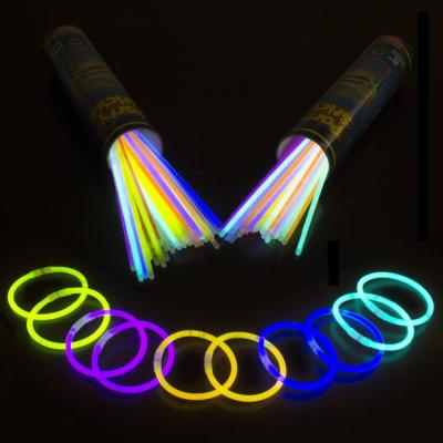 China Multi Colored 8 Inch Glow Stick Bracelets for Year Party Decoration from PE/plastic zu verkaufen