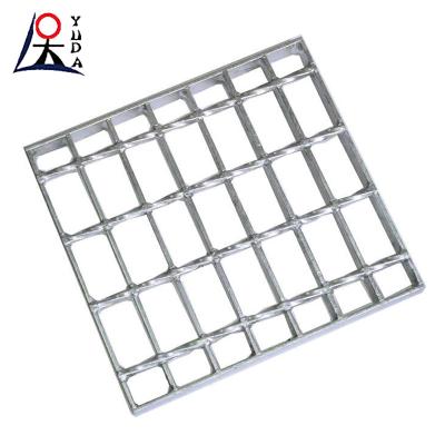 China Serrated Type Hot Dipped 30 X 3mm Galvanized Steel Grating 0.3-1.5m for Metal Building for sale