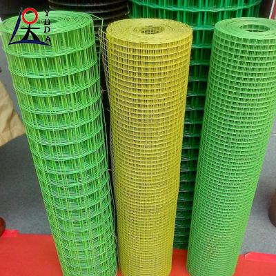 China Square Hole Welded Wire Fence Panels Gi Wire Mesh 2.0mm-4.0mm for sale