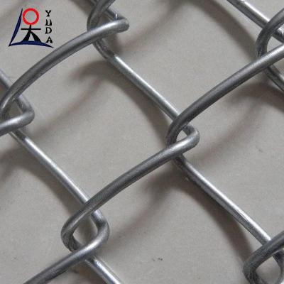 China Boundary Privacy Galvanized Chain Link Fence Diamond Hole Cyclone Mesh for sale