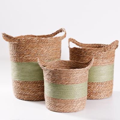 China Custom Durable Handmade Common Color Viable Straw Basket With Handles for sale