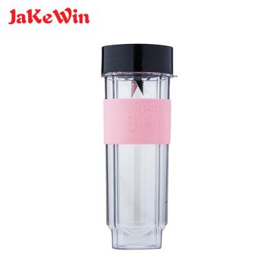 China Household Wholesale Electric Plastic Portable Fruit Juicer Smoothie Blender Protein Shaker for sale