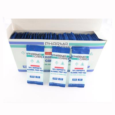 China Daily Life OEM Private Label Person Wrapped Face Hand Cleaning Wet Wipes For Restaurant Hotel Store for sale