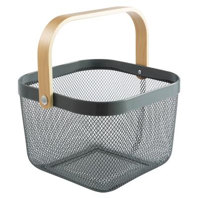 China Multifunctional Hot Sale Kitchen Bath Organizer Metal Wire Mesh Fruit Basket Gold Plated Storage Basket with Wooden Handle for sale