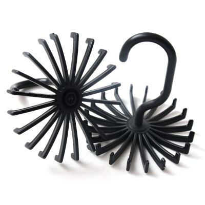 China 360 Degree Flexible Rotating Link And Decorative Belt Holder Hanger Space Saving Scarf Hanger for sale