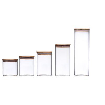 China High Quality Sustainable Borosilicate Glass Spice Jar Keep Dry Food Food Storage Containers With Bamboo Top Lid for sale