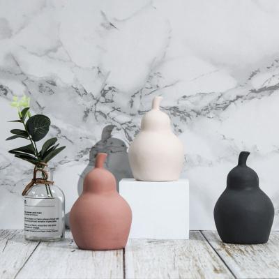 China Wholesale Luxury Interior Desk Decoration Art European Antique Modern Ceramic Living Room Home Decor Accessories for sale