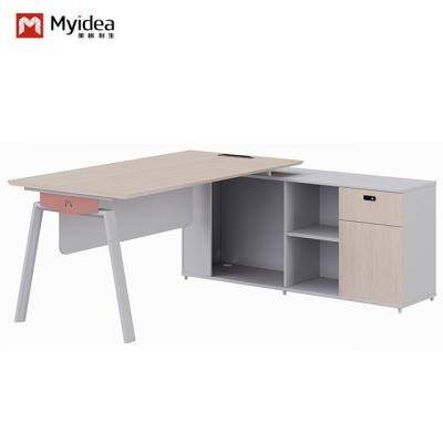 China Fábrica de Foshan Myidea Moderno Muebles de oficina de 4 personas Mesa de trabajo con pierna de metal, personal ejecutivo Escritorio de trabajo de oficina moderno en venta