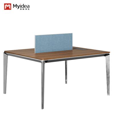 China Diseño contemporáneo Escritorio de escritorio para dos, cuatro o seis personas Muebles modulares de hierro de metal de madera moderno para el hogar o la oficina de la escuela en venta