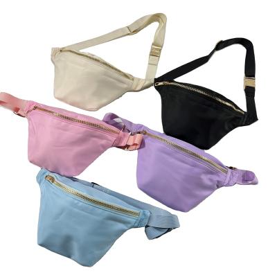 China Water proof 2022 new stock versatile durable multi color Fanny pack Classic casual waist bag nylon waterproof waist bag for sale