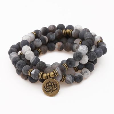 China 108 New Design Trendy Men's Handmade Mala Yoga Black And White Agate Bracelet Fashionable Wrap Bracelet for sale