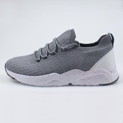 China Hot Selling Round Lightweight Men's Trendly Running Shoes Fly Knit Comfortable Shoes Sports Shoes for sale